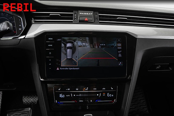 Volkswagen Passat 18 of 26