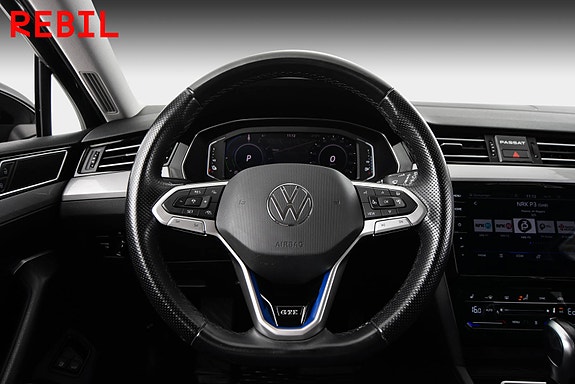 Volkswagen Passat 13 of 26