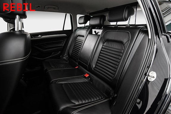 Volkswagen Passat 11 of 26