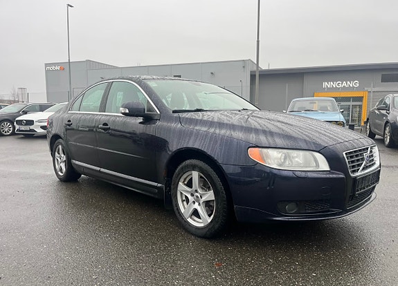 Volvo S80 4 of 8
