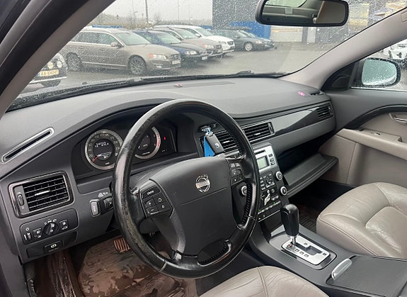 Volvo S80 8 of 8