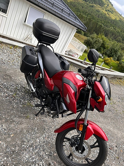 Honda CB 125F 2 of 6