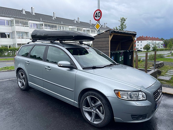 Volvo V50 2 of 14