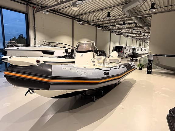 Solid Zodiac Pro Open 650 m/ Evinrude 150 hk | inkl 3års service! 8 of 23