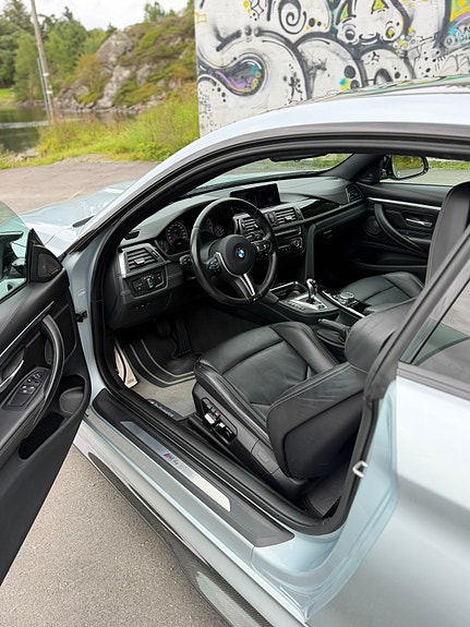 BMW M4 9 of 20