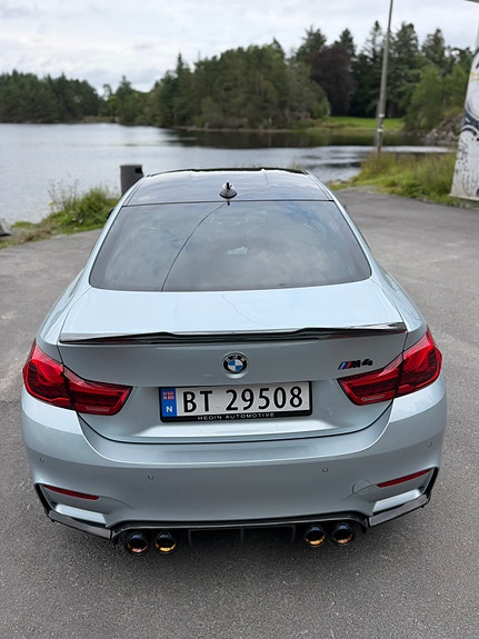 BMW M4 2 of 20