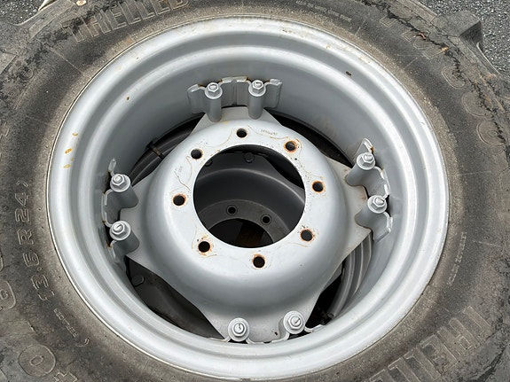 Trelleborg hjulsett 420/85-34 og 340/85-24 5 of 7