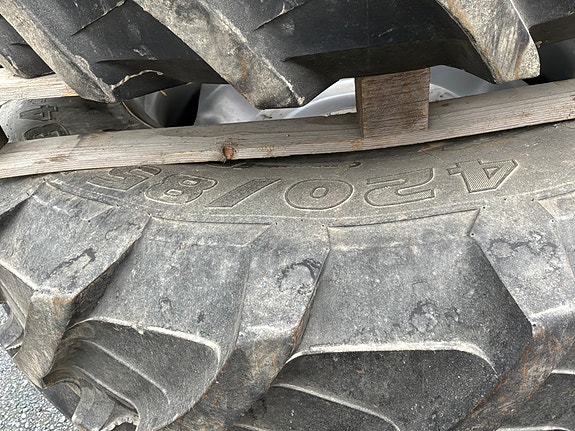 Trelleborg hjulsett 420/85-34 og 340/85-24 7 of 7