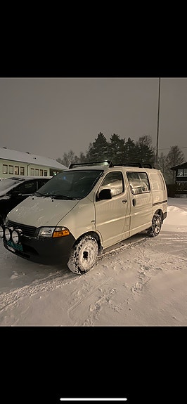 Toyota HiAce 10 of 12