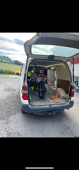 Toyota HiAce 5 of 12