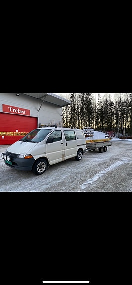 Toyota HiAce 11 of 12