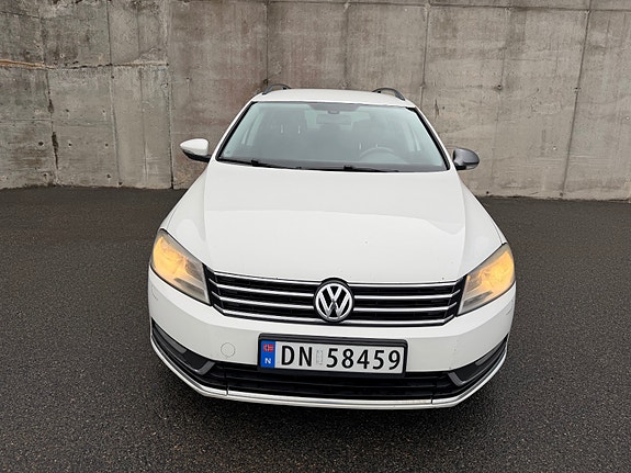 Volkswagen Passat 4 of 14