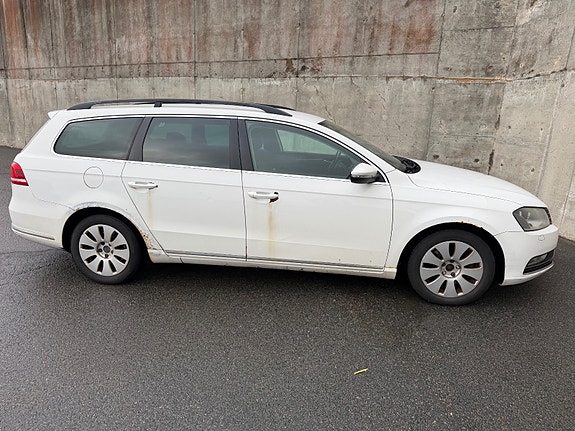 Volkswagen Passat 7 of 14