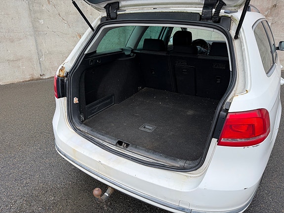 Volkswagen Passat 8 of 14