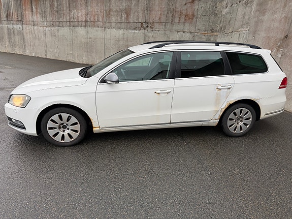 Volkswagen Passat 3 of 14