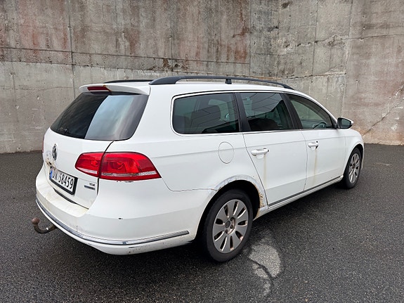 Volkswagen Passat 6 of 14