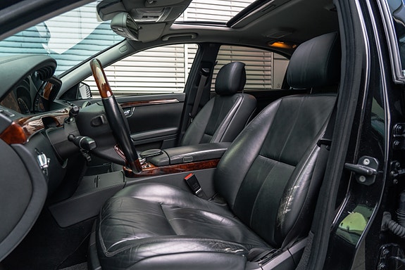 Mercedes-Benz S500 27 of 30