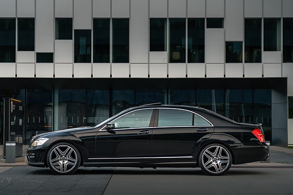 Mercedes-Benz S500 4 of 5
