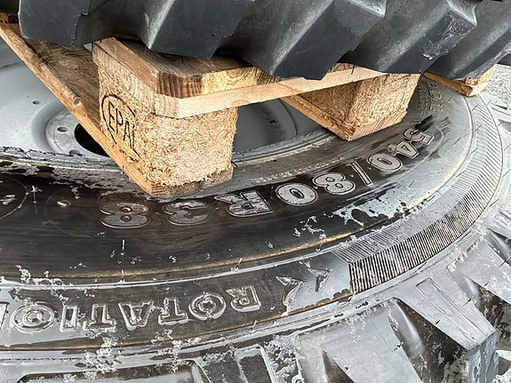 Nokian komplett hjulsett til Massey Ferguson 5 of 9