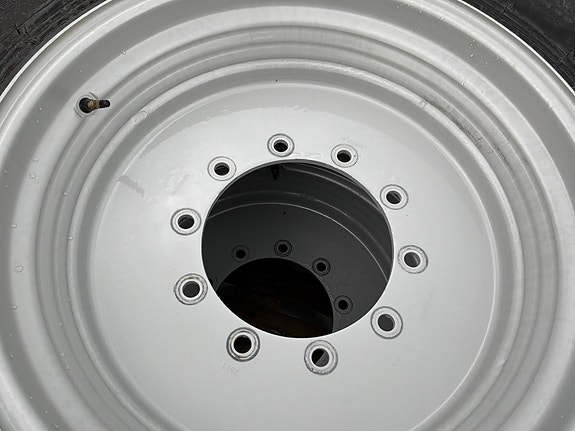 Nokian komplett hjulsett til Massey Ferguson 7 of 9