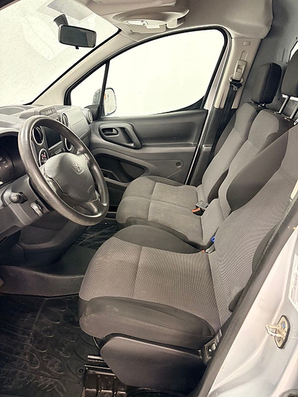 Peugeot Partner 17 of 23