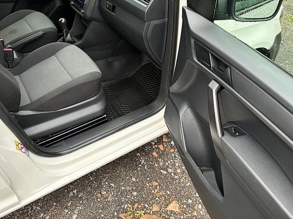 Volkswagen Caddy Maxi 5 of 5