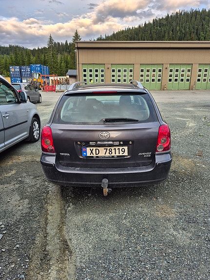 Toyota Avensis 5 of 5