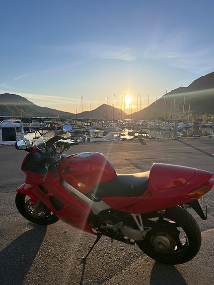 Honda VFR 800 2 of 10