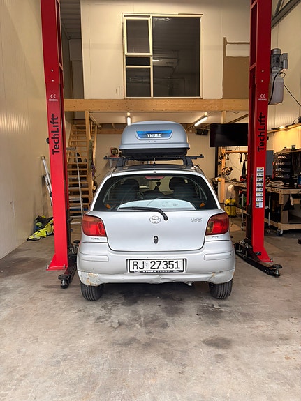 Toyota Yaris 5 of 5