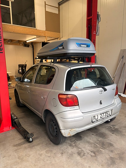 Toyota Yaris 4 of 5