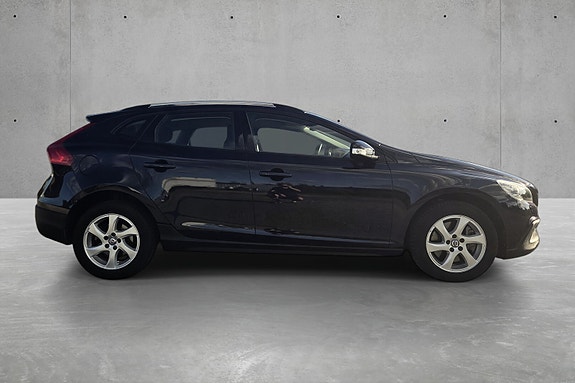 Volvo V40 Cross Country 3 of 19