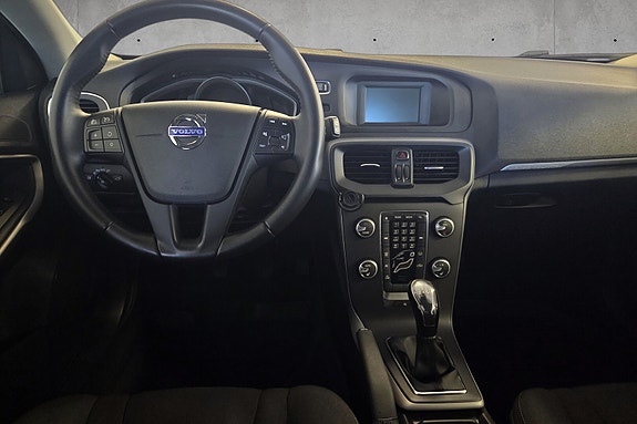 Volvo V40 Cross Country 17 of 19