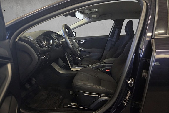 Volvo V40 Cross Country 10 of 19