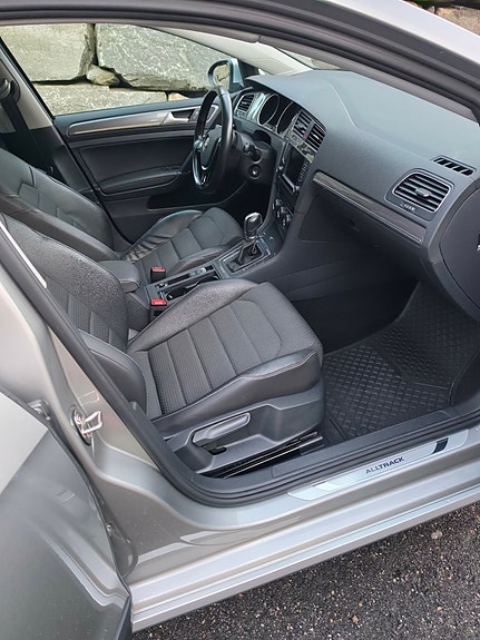 Volkswagen Golf Alltrack 7 of 14