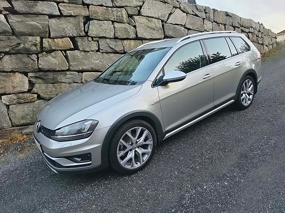 Volkswagen Golf Alltrack 3 of 14