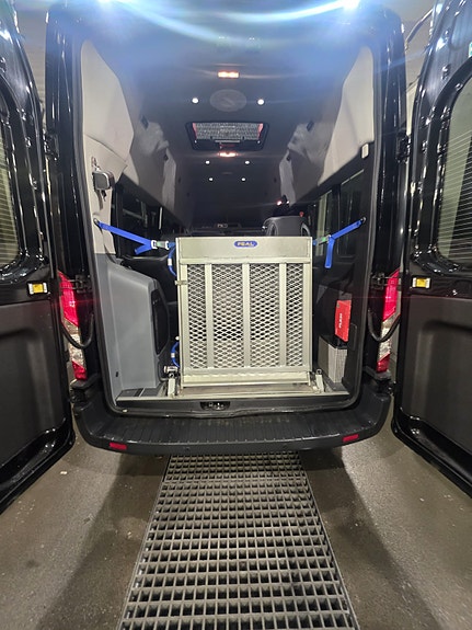Ford Transit 350 L3 Kombi 13 of 19