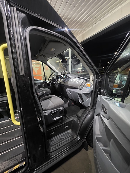 Ford Transit 350 L3 Kombi 7 of 19