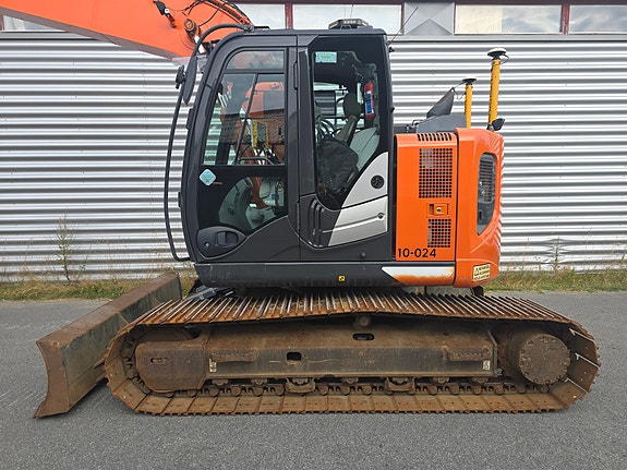 Hitachi ZX135US-6 3 of 27