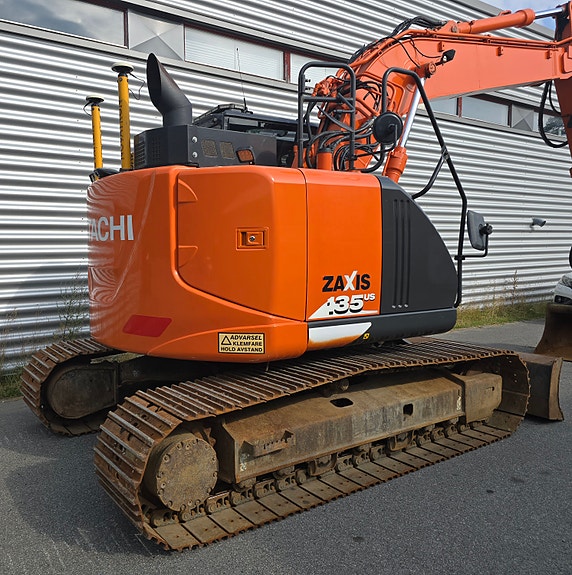 Hitachi ZX135US-6 11 of 27