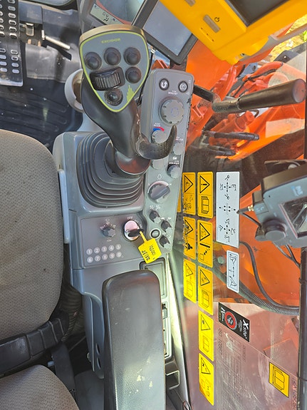 Hitachi ZX135US-6 24 of 27