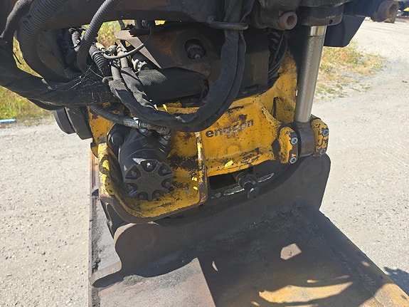 Hitachi ZX135US-6 18 of 27