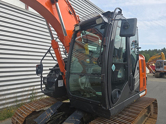 Hitachi ZX135US-6 6 of 27