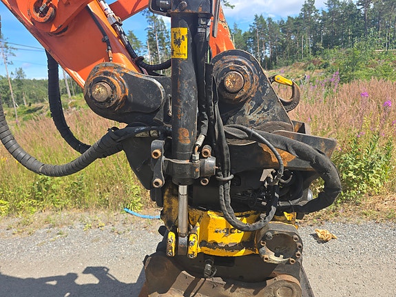 Hitachi ZX135US-6 19 of 27