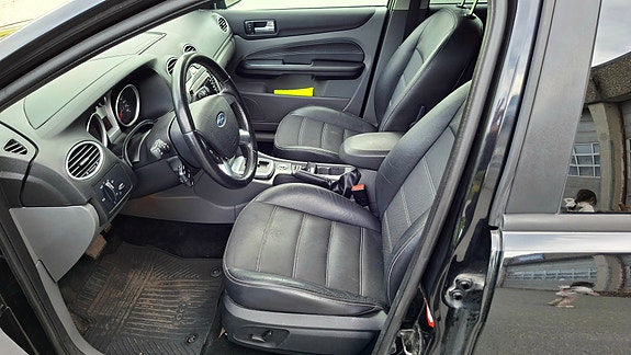 Ford Focus 8 of 14