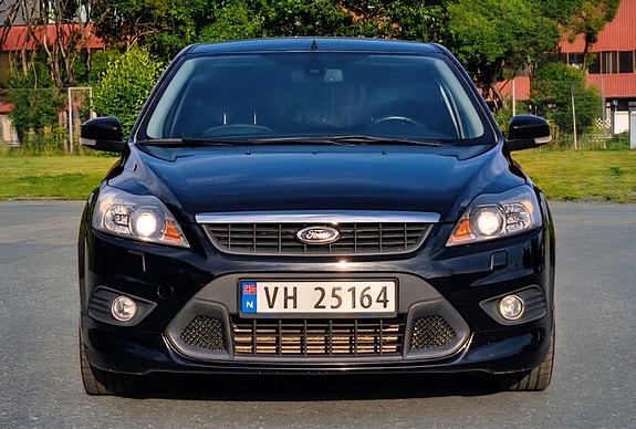 Ford Focus 2 of 14