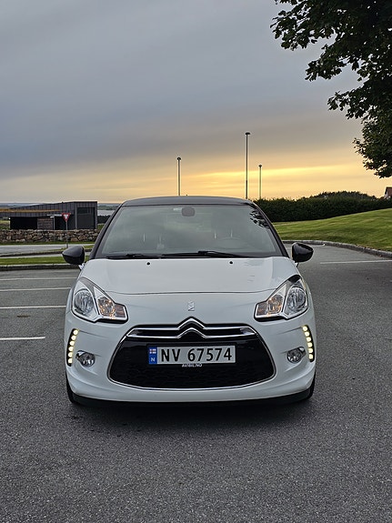 Citroen DS3 2 of 12