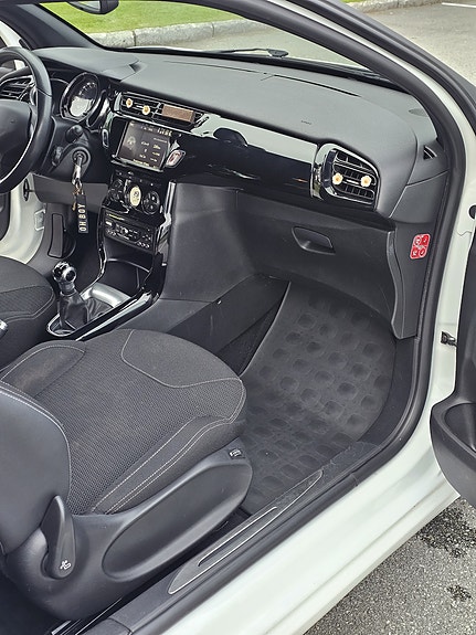 Citroen DS3 10 of 12