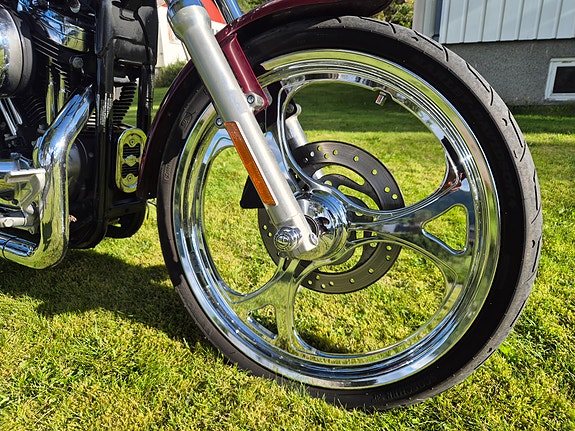 Harley-Davidson XL1200C 11 of 16