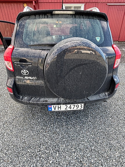 Toyota RAV4 4 of 16
