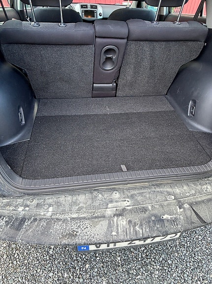 Toyota RAV4 12 of 16